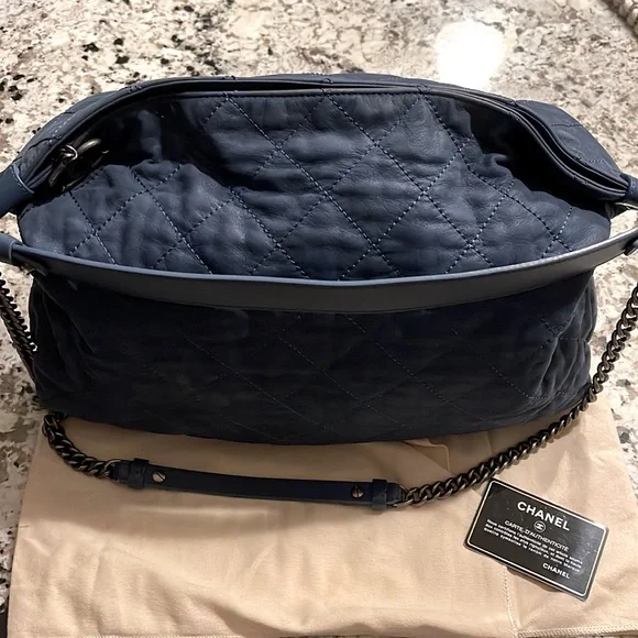 Chanel Coco Hobo Bag - Picture 4 of 15